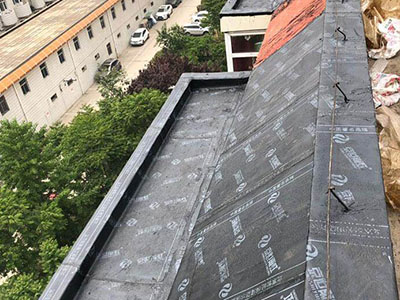 深圳防水公司：屋面防水卷材的渗漏原因分析与修复